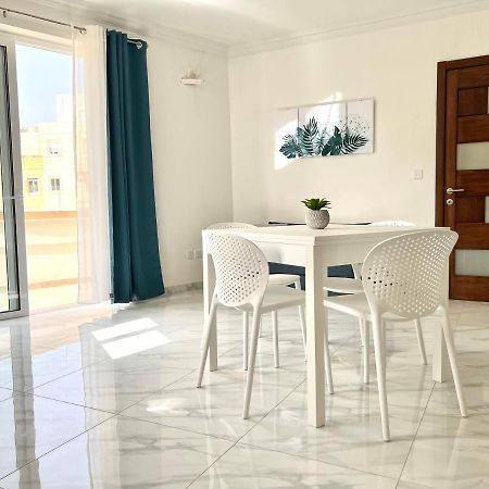 Condo With Patio Overlooking Piazza Gzira Eksteriør billede